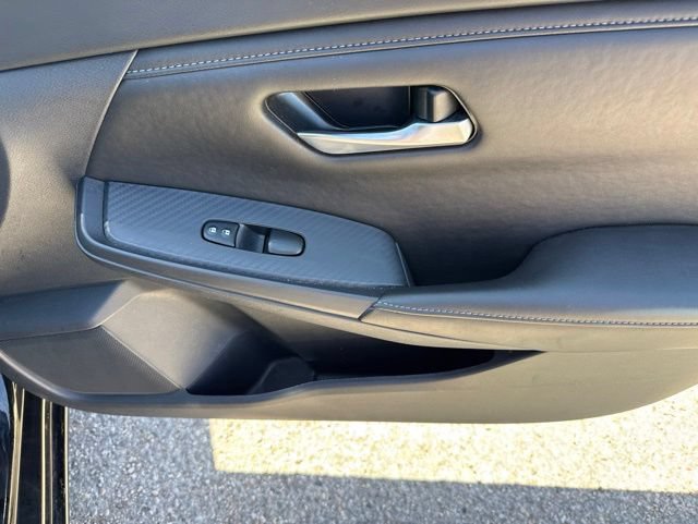 Used 2025 Nissan Sentra SV FWD image 29