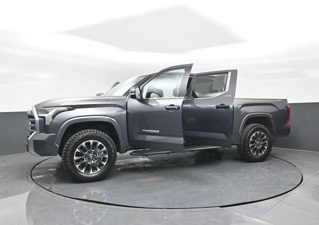 Used 2025 Toyota Tundra Limited AWD/4WD image 30