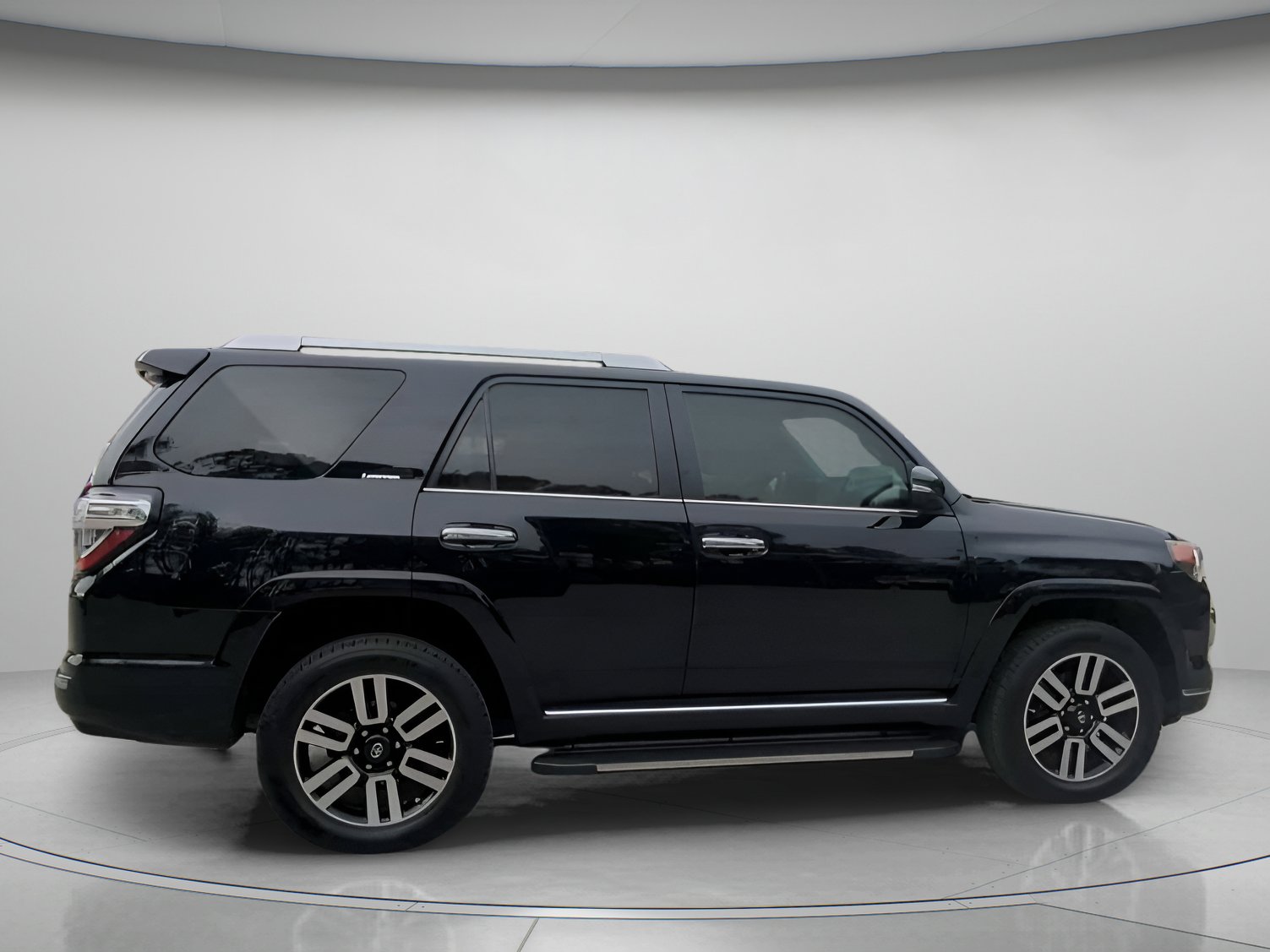 Used 2018 Toyota 4Runner Limited AWD/4WD image 31