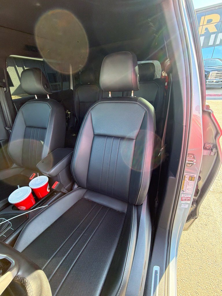 Used 2024 Volkswagen Tiguan SE R-Line FWD image 3