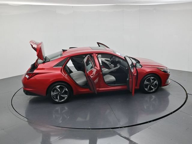 Used 2023 Hyundai Elantra Limited FWD image 46