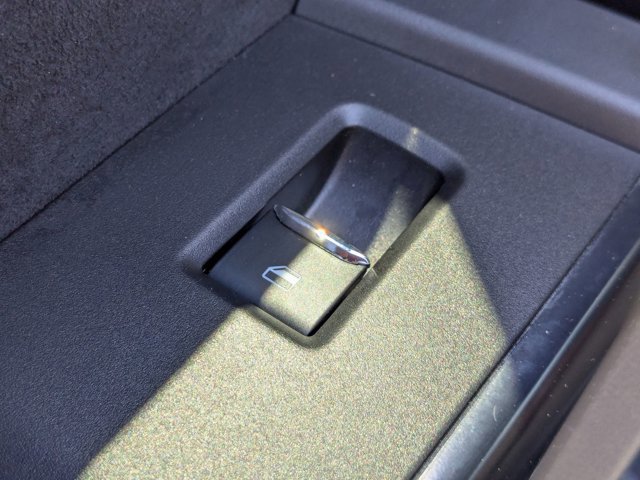 Certified 2022 Ford F150 Platinum w/ Equipment Group 701A High image 32