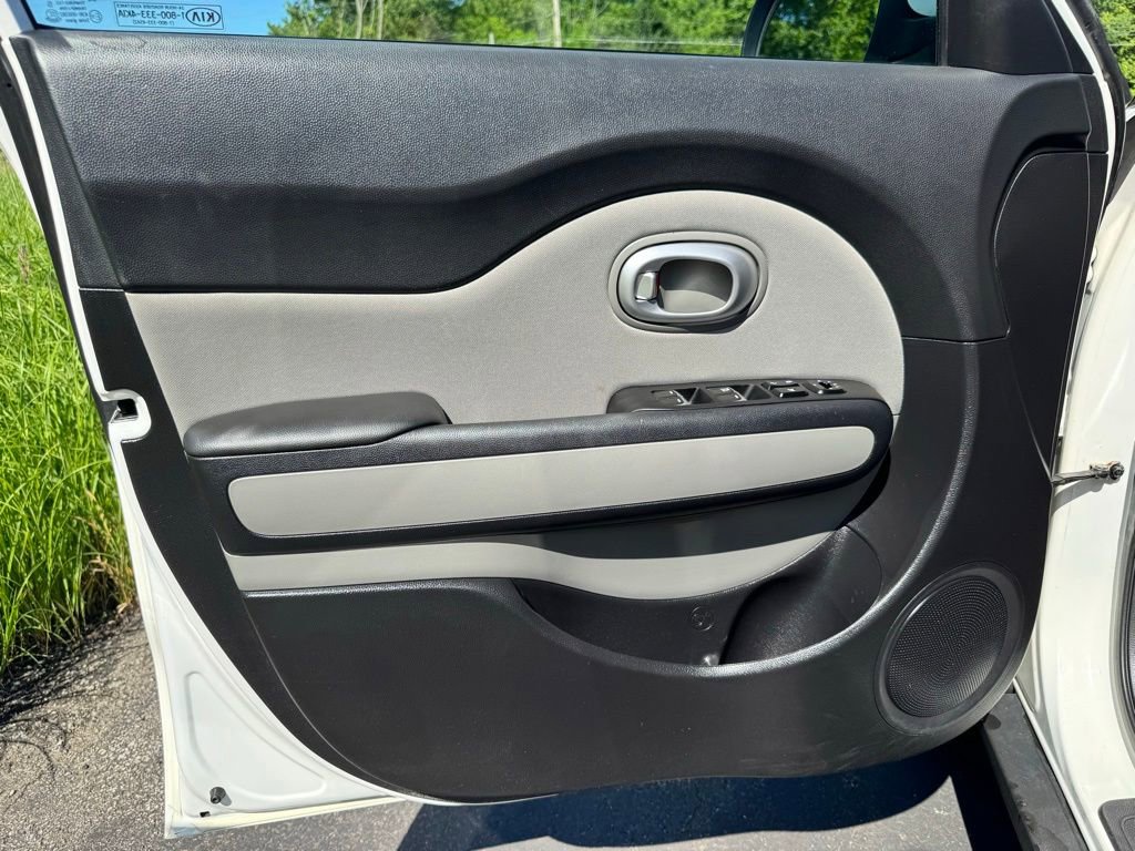 Used 2019 Kia Soul FWD image 19