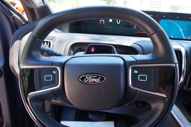 Certified 2025 Ford Expedition Platinum w/ Stealth Performance Package AWD/4WD image 26