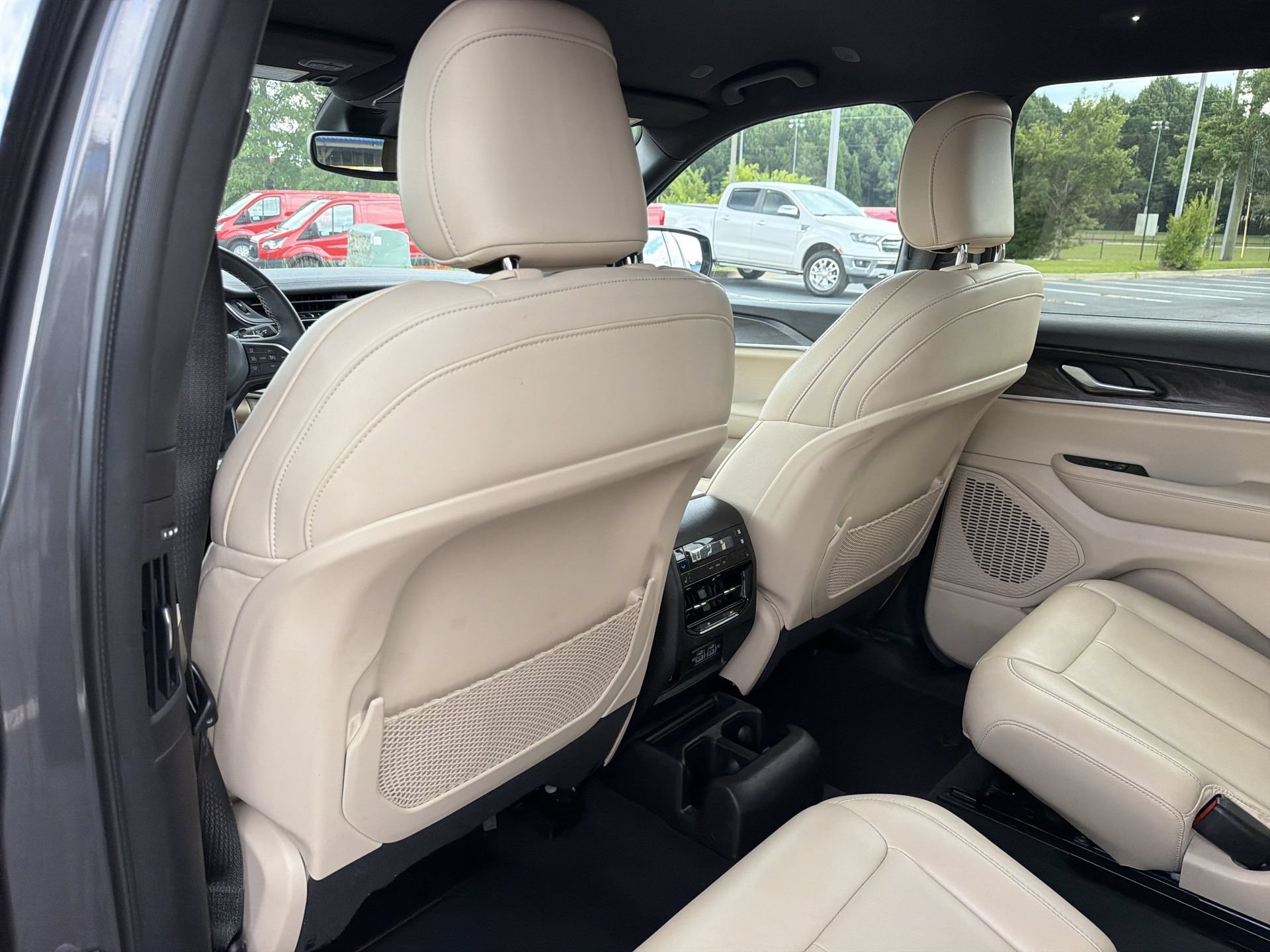 Used 2023 Jeep Grand Cherokee L Limited AWD/4WD image 22