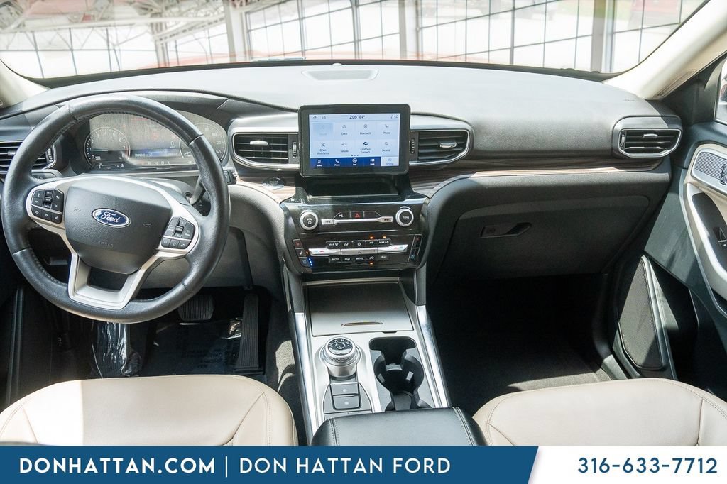Certified 2023 Ford Explorer Limited AWD/4WD image 5