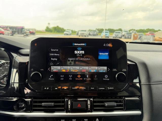 Used 2025 Nissan Pathfinder SL AWD/4WD image 17