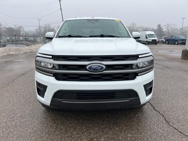 Certified 2024 Ford Expedition Max XLT image 7