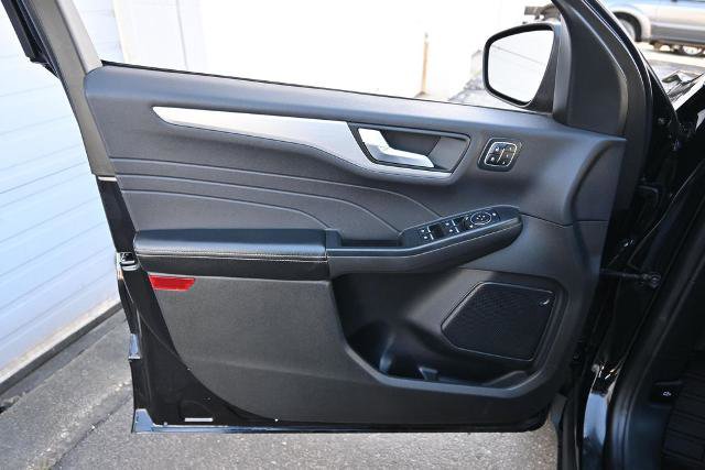 Certified 2024 Ford Escape Platinum AWD/4WD image 19
