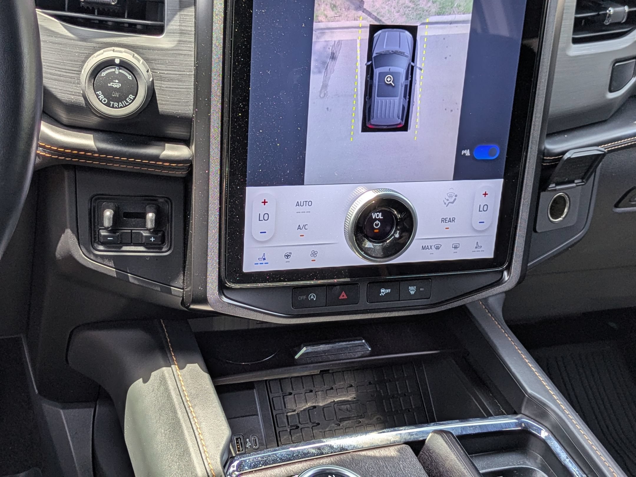 Certified 2023 Ford Expedition Platinum AWD/4WD image 23