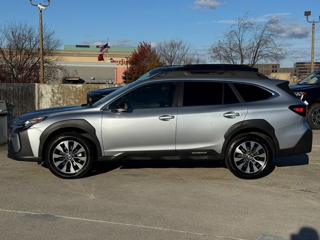 Used 2023 Subaru Outback Limited XT image 2