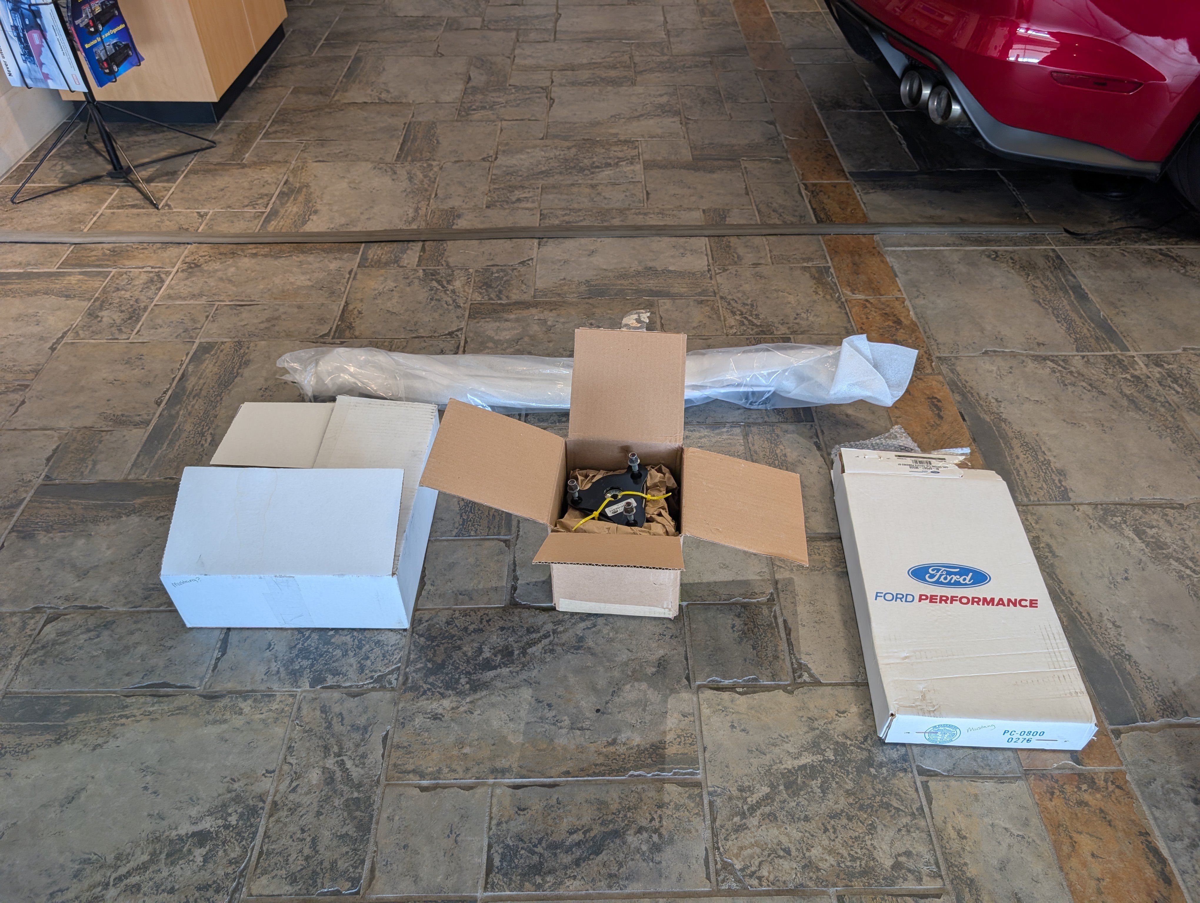 Certified 2020 Ford Mustang Shelby GT350 w/ Technology Package RWD image 31