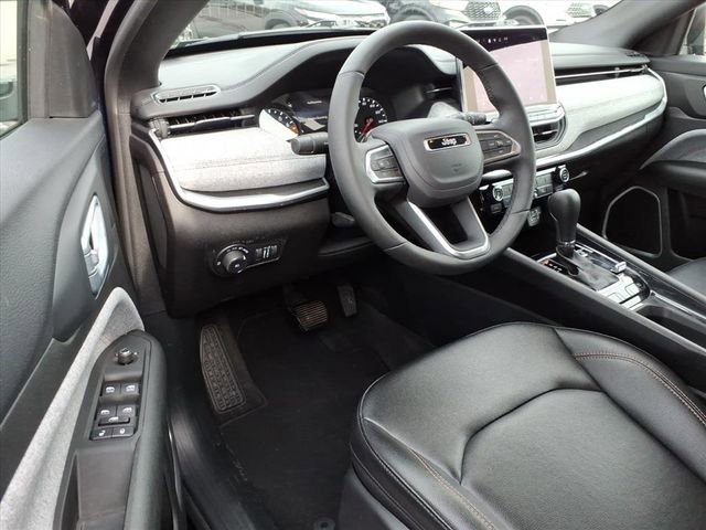 Used 2024 Jeep Compass Latitude image 22
