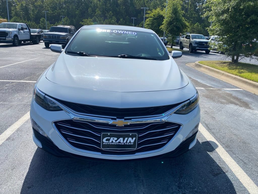 Used 2025 Chevrolet Malibu LT FWD image 2