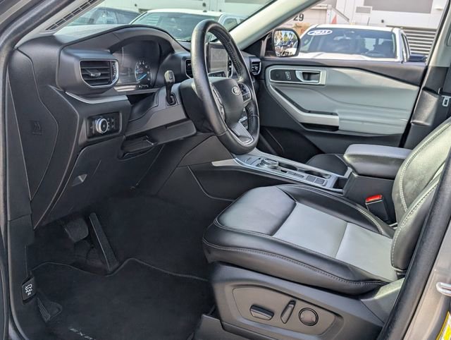 Certified 2023 Ford Explorer XLT w/ Equipment Group 202A RWD image 6