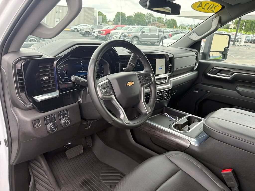 Used 2024 Chevrolet Silverado 2500 LTZ w/ LTZ Plus Package AWD/4WD image 10