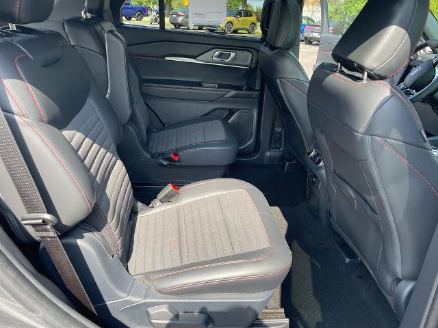 Certified 2025 Ford Explorer ST-Line w/ Premium Package AWD/4WD image 26