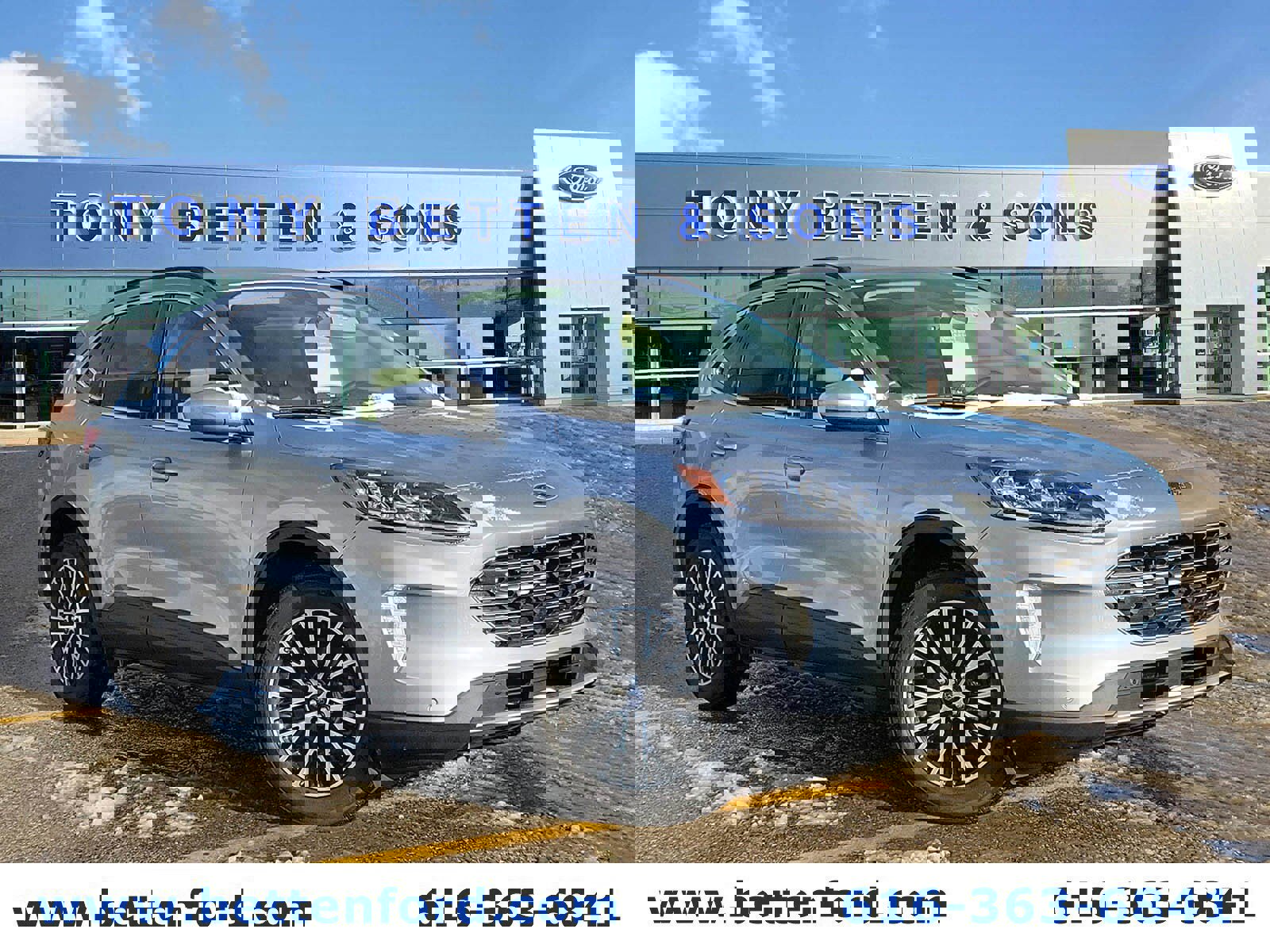 Certified 2022 Ford Escape Titanium image 4