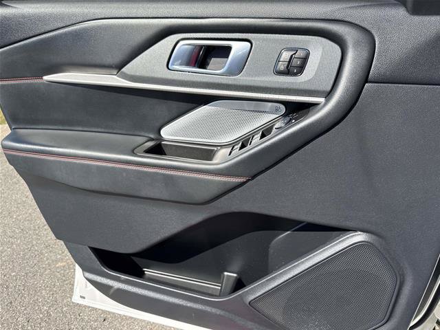 Certified 2025 Ford Explorer ST AWD/4WD image 13