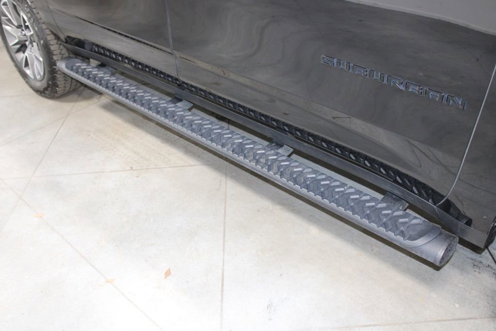 Used 2023 Chevrolet Suburban Z71 w/ Luxury Package image 15