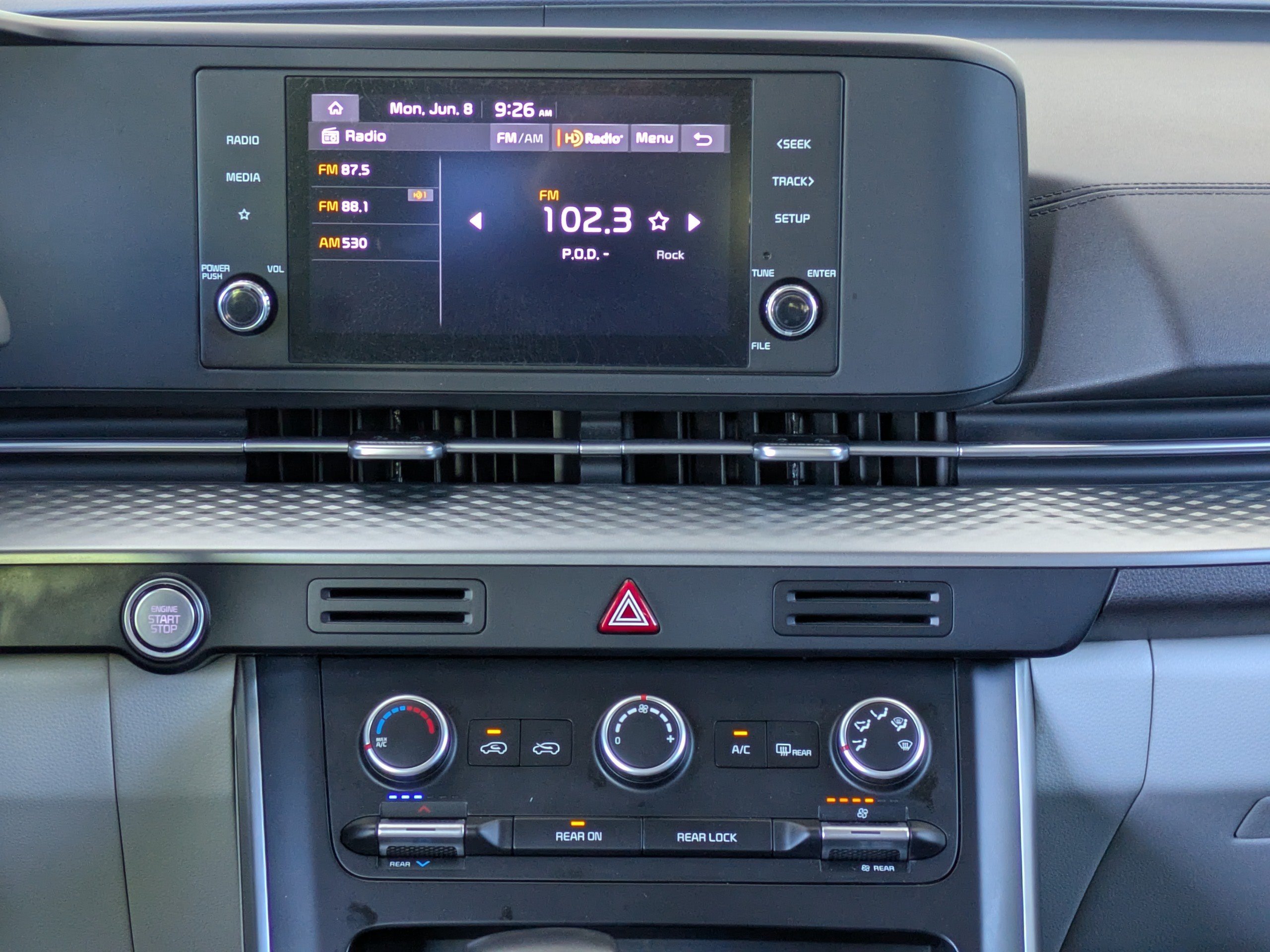 Used 2024 Kia Carnival LX FWD image 19