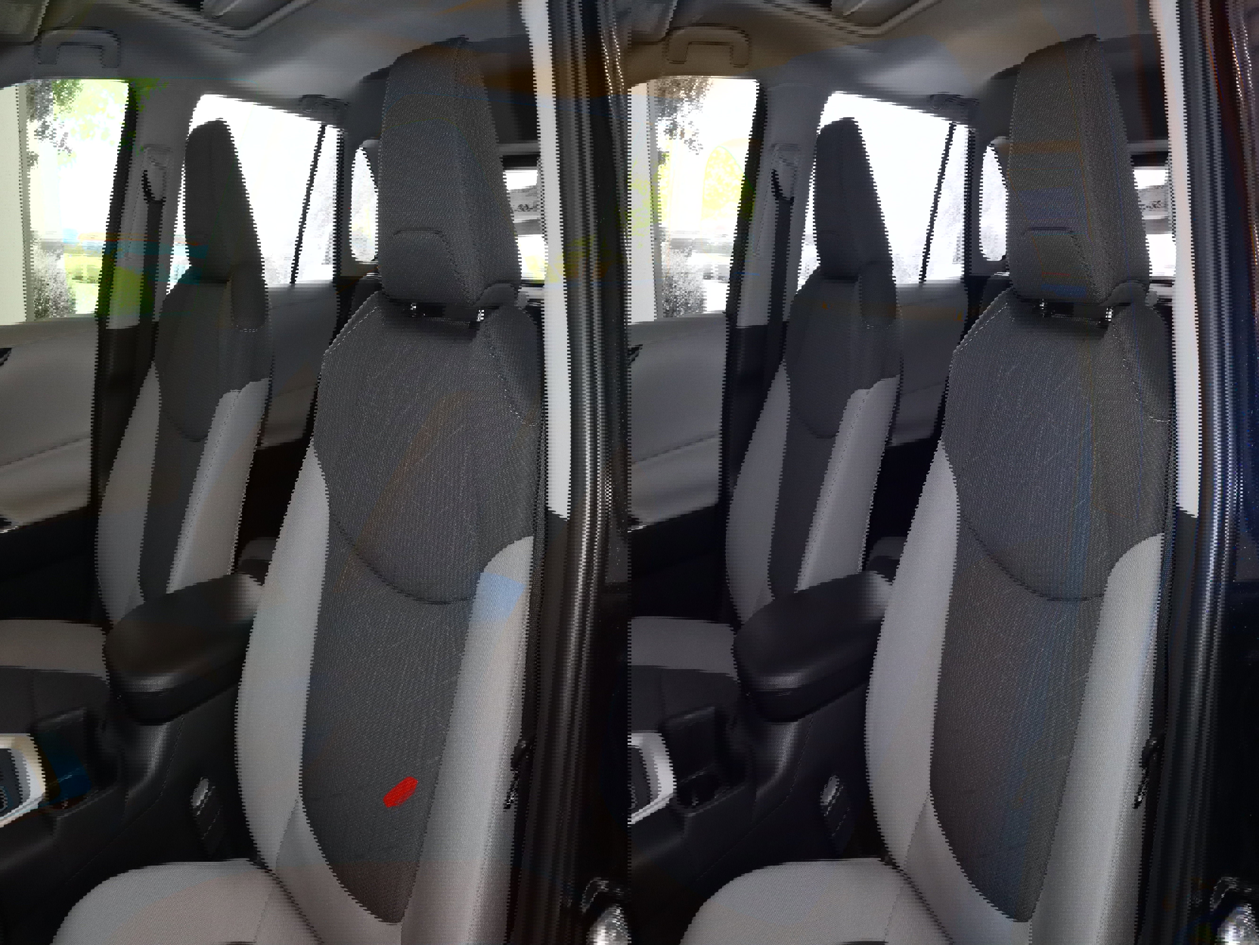 Used 2024 Toyota RAV4 XLE w/ Convenience Package image 32