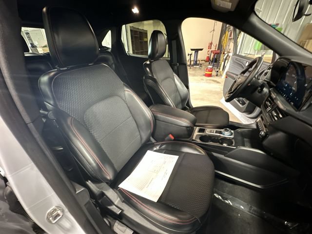 Certified 2025 Ford Escape ST-Line w/ Tech Pack #1 FWD image 32