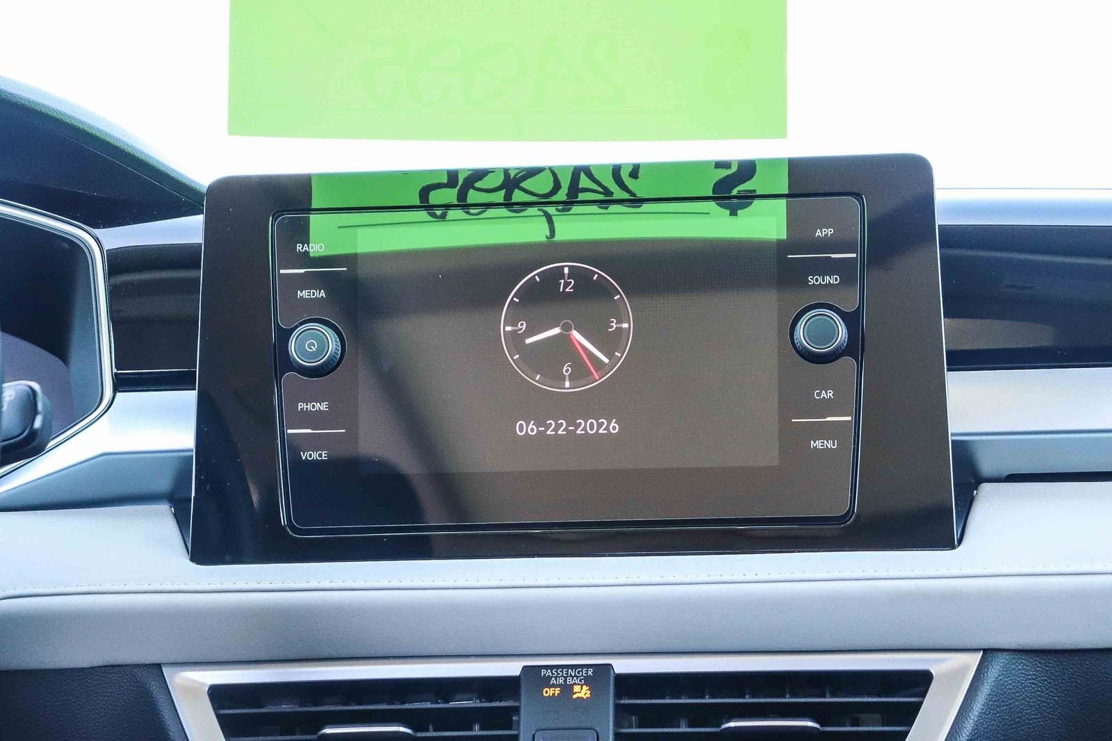Used 2025 Volkswagen Taos SE w/ Panoramic Sunroof Package FWD image 14