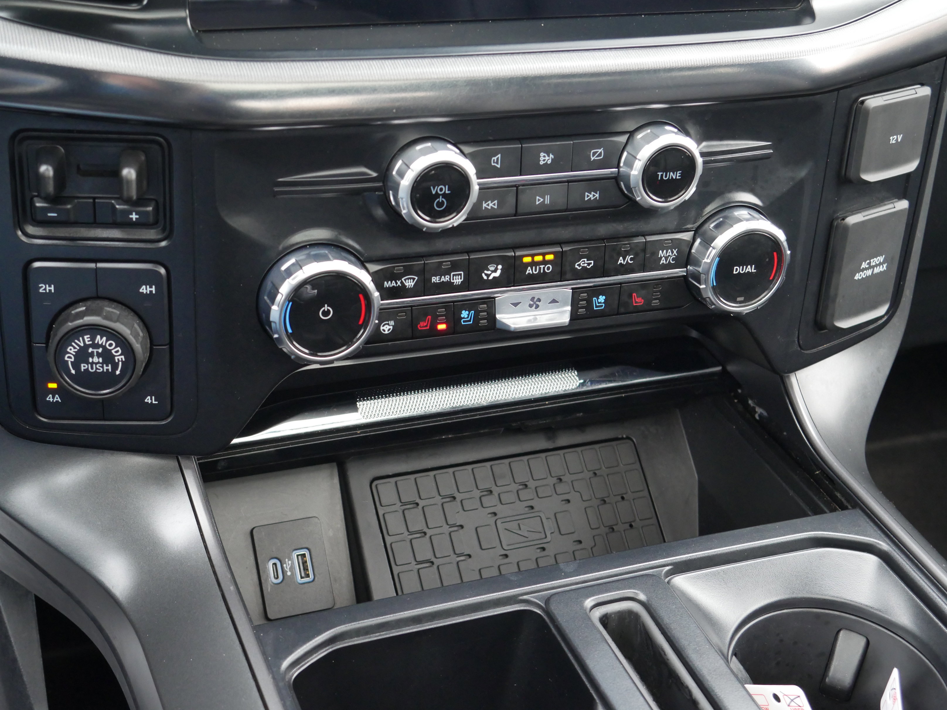 Certified 2024 Ford F150 Lariat w/ Equipment Group 502A High image 23