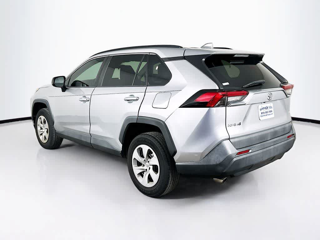 Used 2019 Toyota RAV4 LE FWD image 5