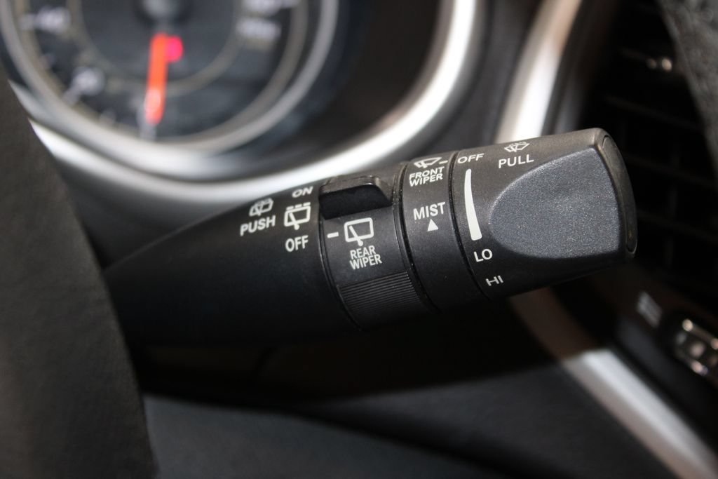 Used 2018 Jeep Cherokee Latitude Plus FWD image 36