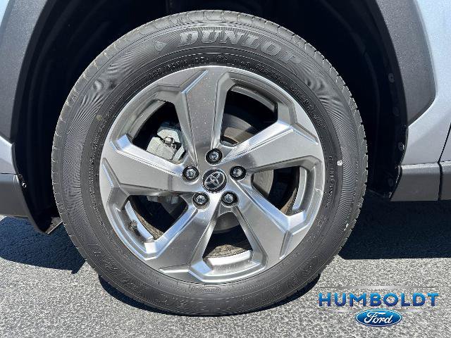 Used 2021 Toyota RAV4 XLE Premium AWD/4WD image 10