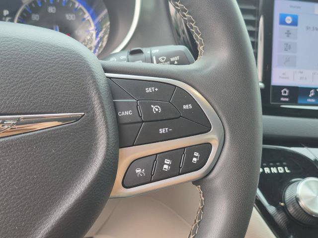 Used 2023 Chrysler Pacifica Touring-L FWD image 20