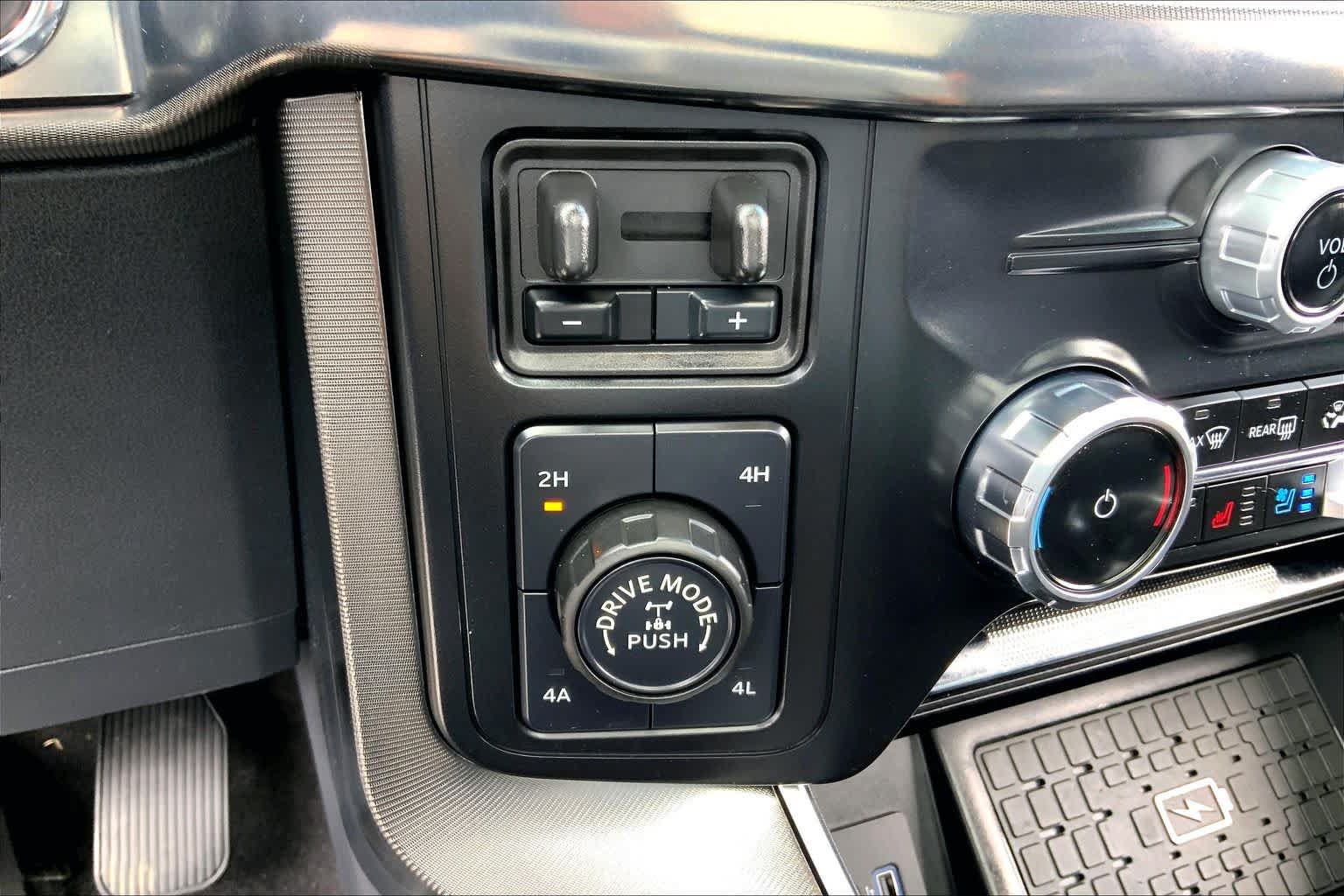 Certified 2024 Ford F150 Platinum w/ Equipment Group 702A High AWD/4WD image 32