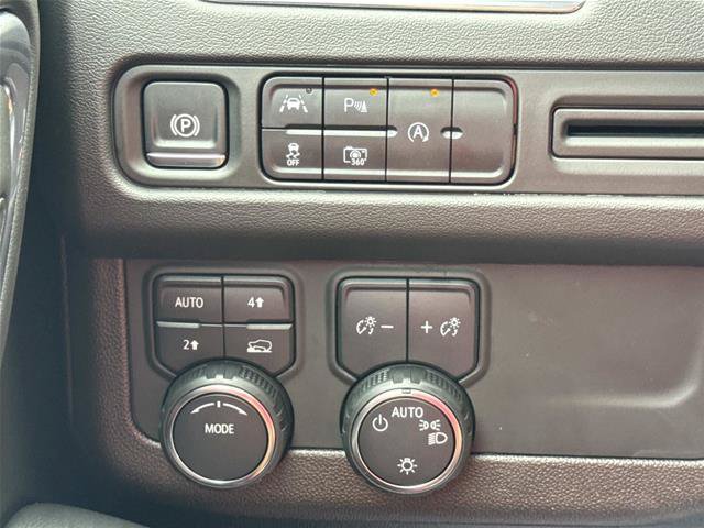 Used 2024 Chevrolet Tahoe LT w/ Luxury Package AWD/4WD image 19