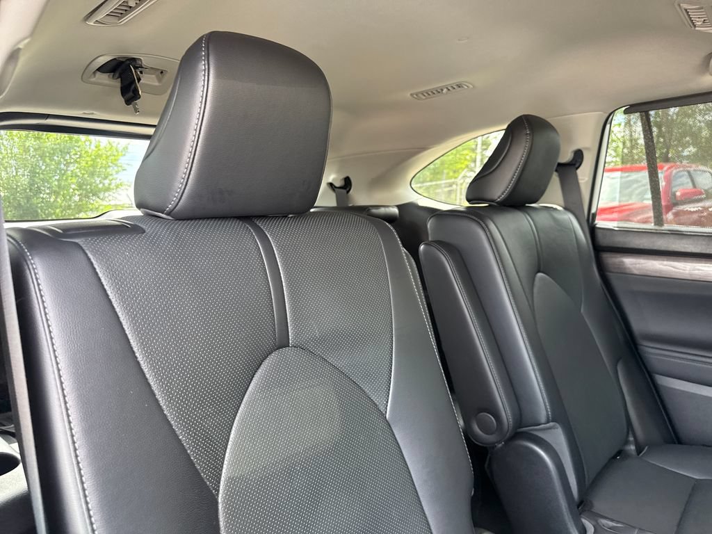 Used 2023 Toyota Highlander Limited AWD/4WD image 26