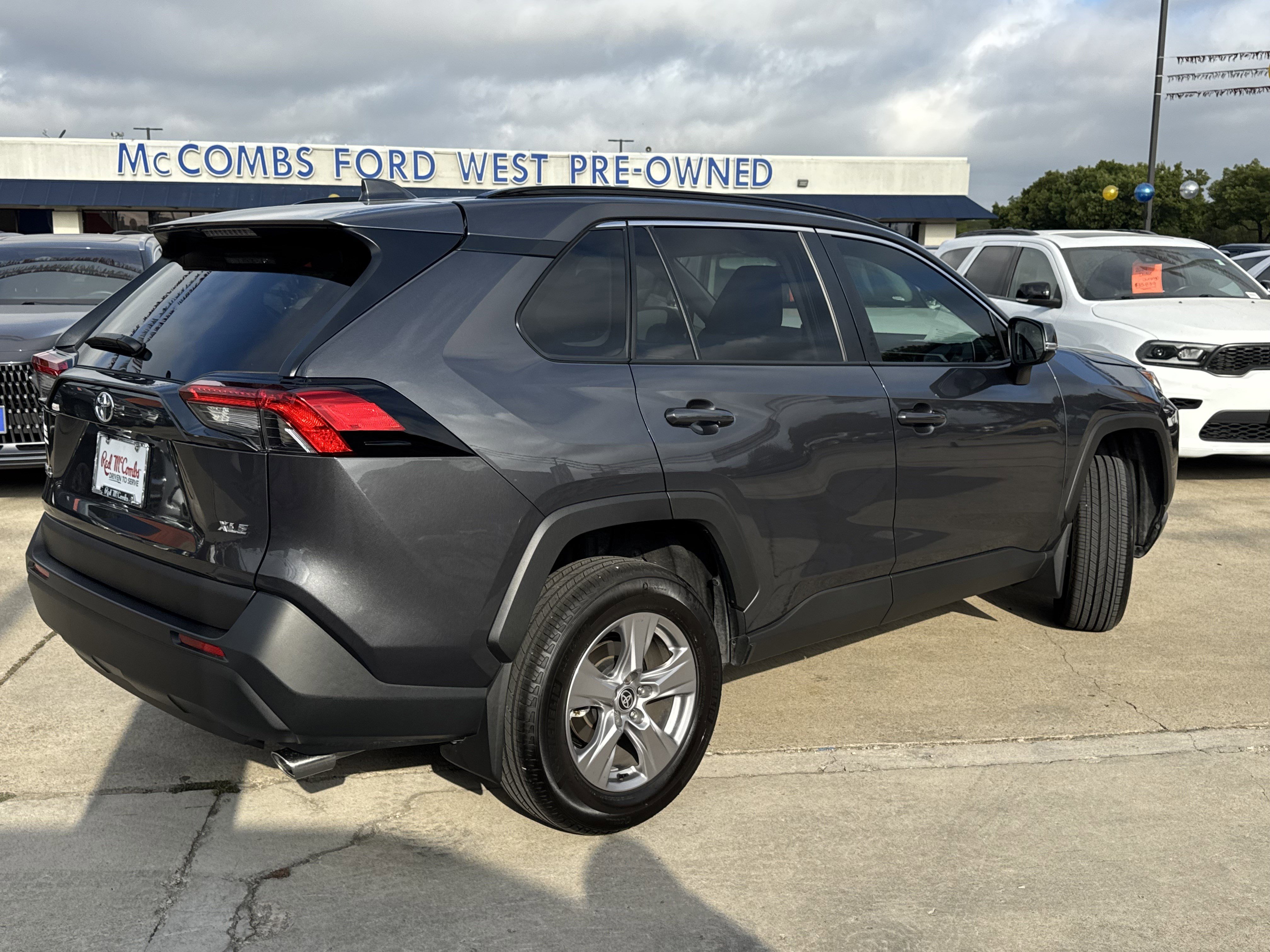 Used 2025 Toyota RAV4 XLE image 4