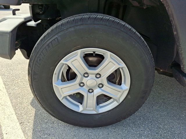 Used 2018 Jeep Wrangler Unlimited Sport AWD/4WD image 36