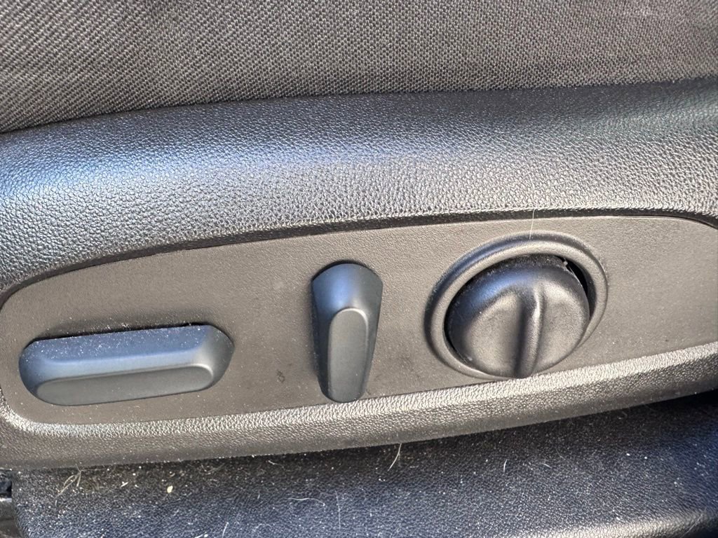 Used 2022 GMC Terrain SLE w/ Driver Convenience Package image 15