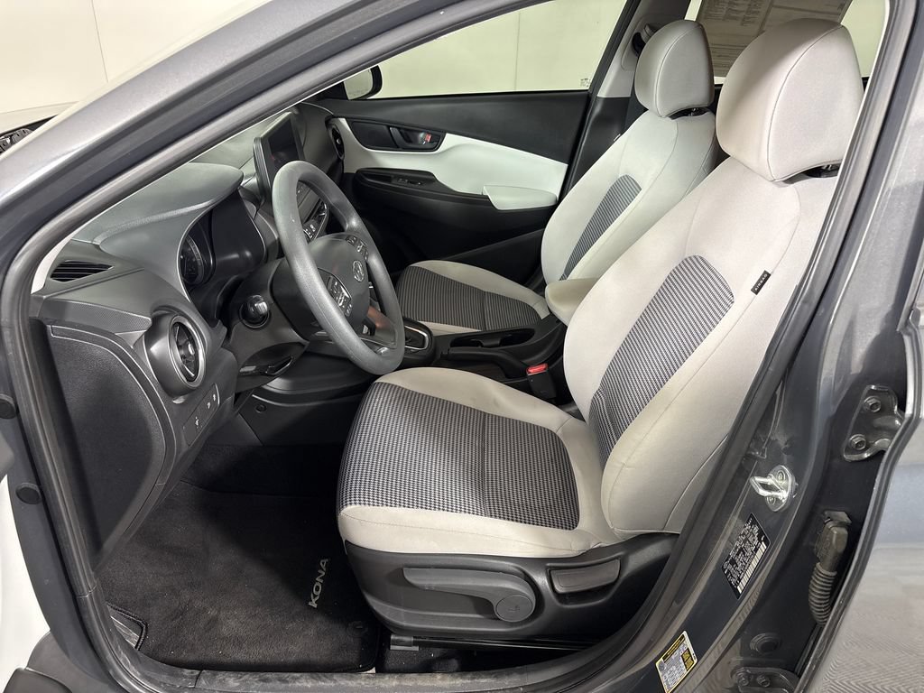 Used 2023 Hyundai Kona SE AWD/4WD image 46