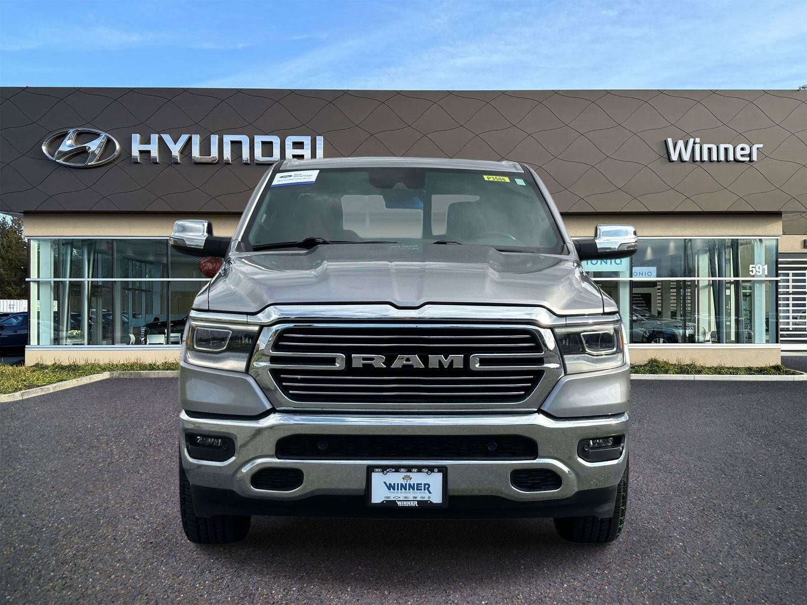 Used 2023 RAM 1500 Laramie AWD/4WD image 5