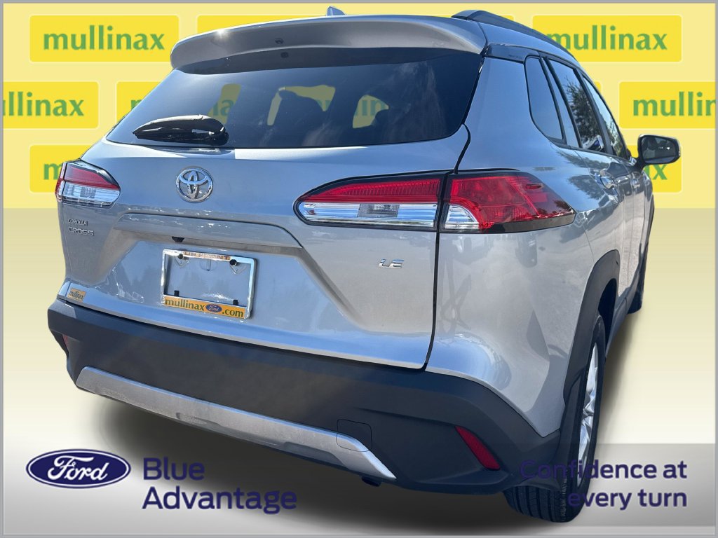 Used 2024 Toyota Corolla Cross LE FWD image 4
