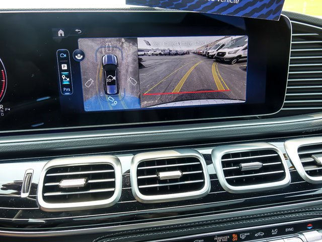 Used 2025 Mercedes-Benz GLS 580 4MATIC image 20
