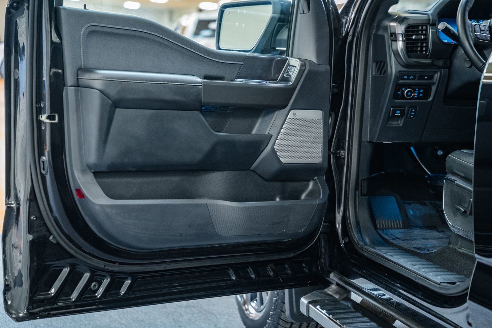 Certified 2024 Ford F150 Lariat image 46