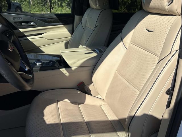 Used 2024 Cadillac Escalade ESV Premium Luxury w/ Performance Package image 27
