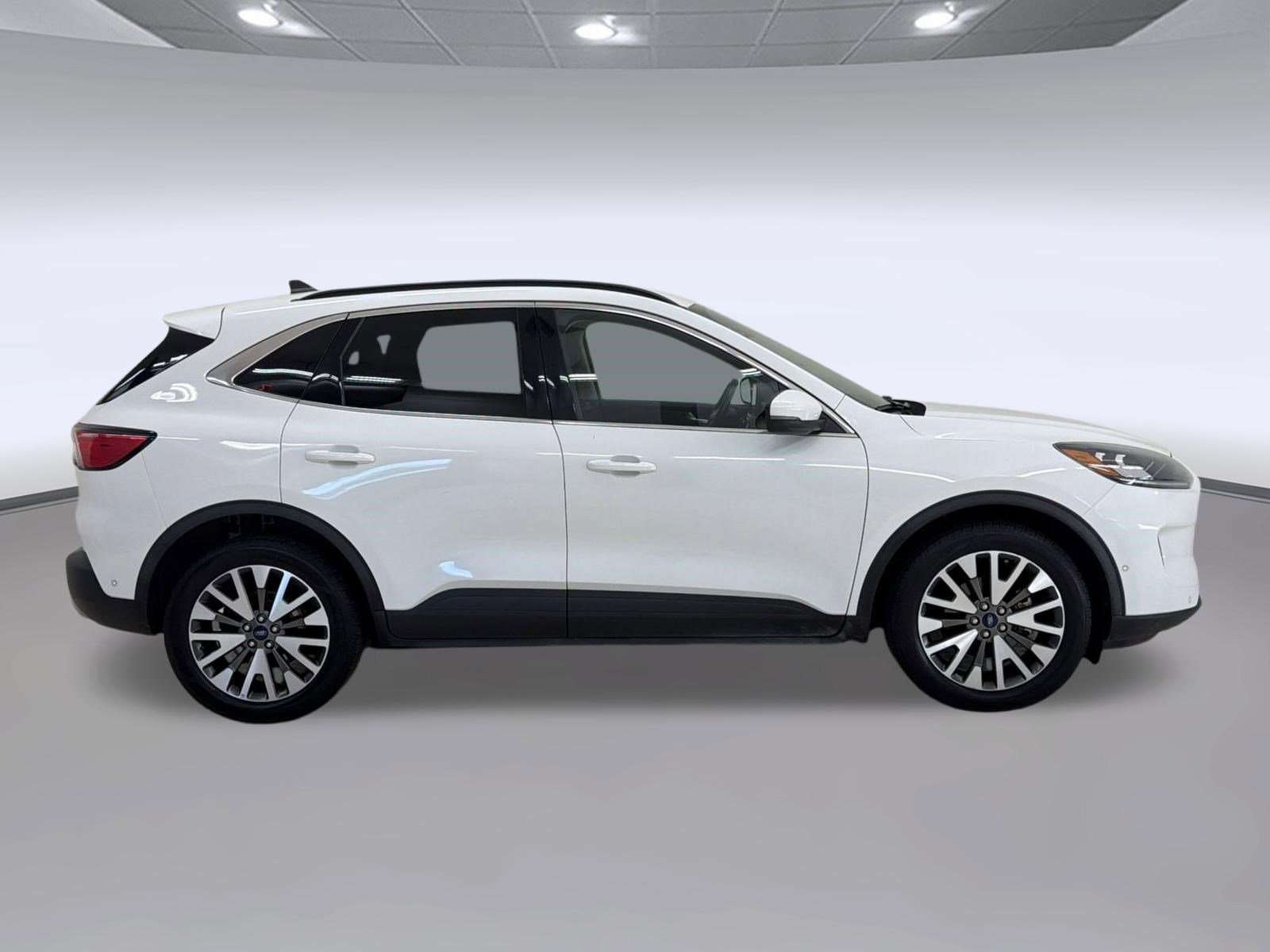 Certified 2020 Ford Escape Titanium AWD/4WD image 8