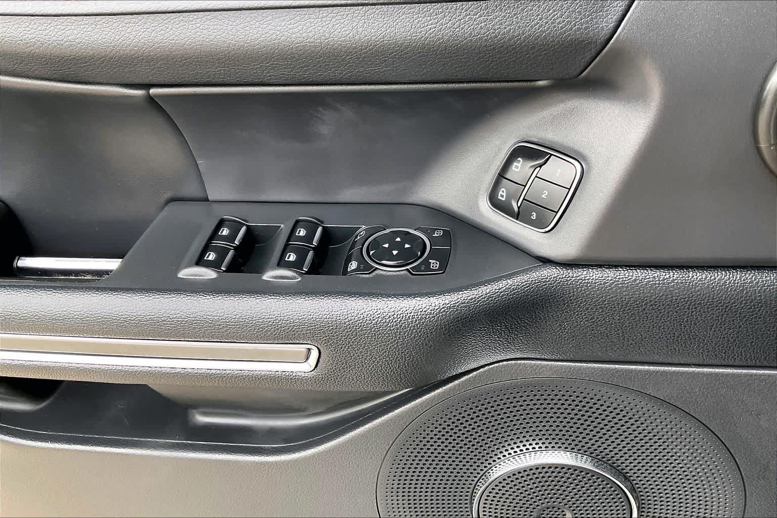 Certified 2024 Ford Expedition XLT RWD image 33