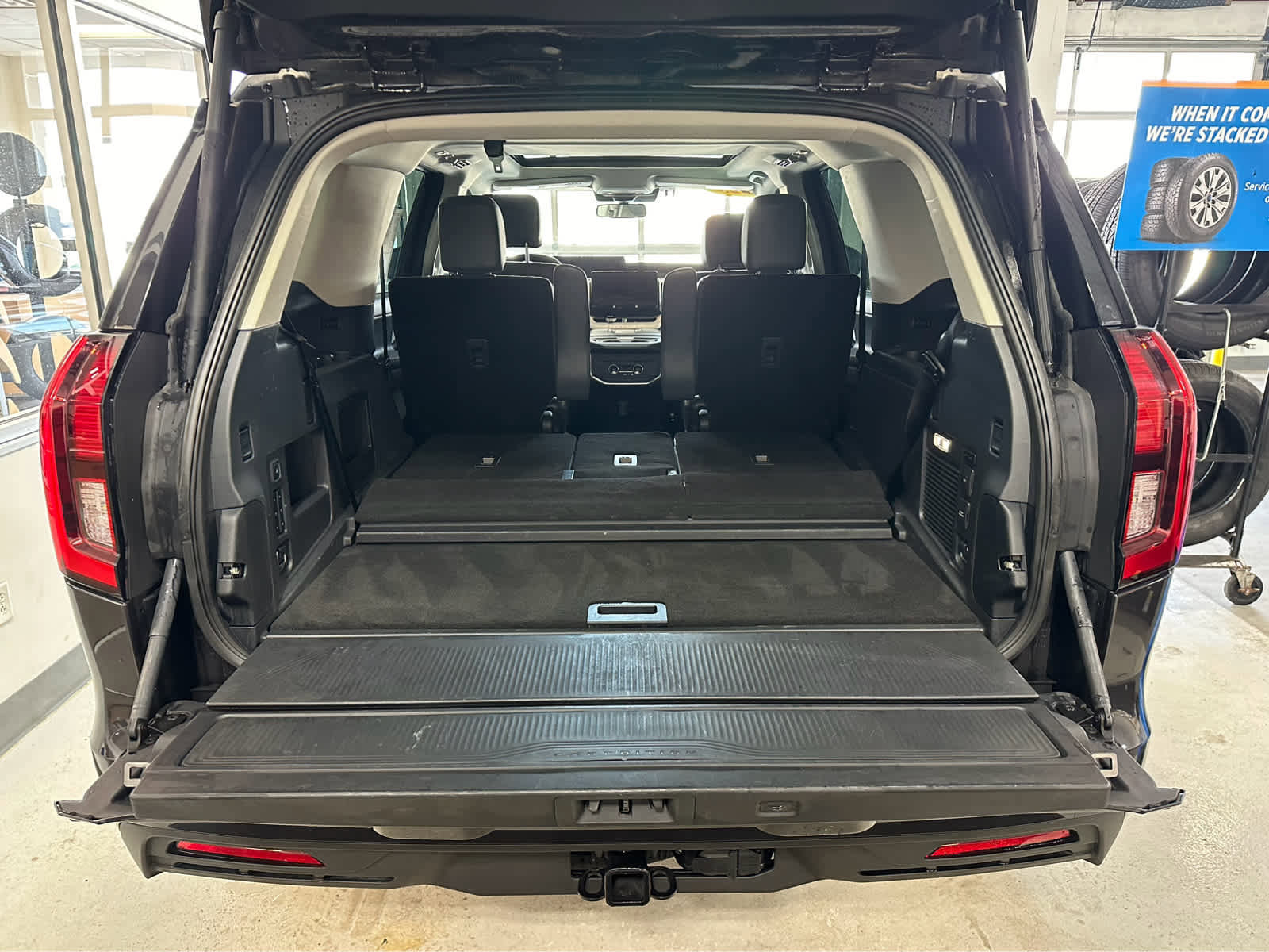 Certified 2025 Ford Expedition Active image 11