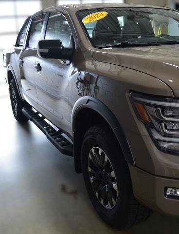 Used 2023 Nissan Titan PRO-4X w/ Pro-4x Convenience Package AWD/4WD image 6