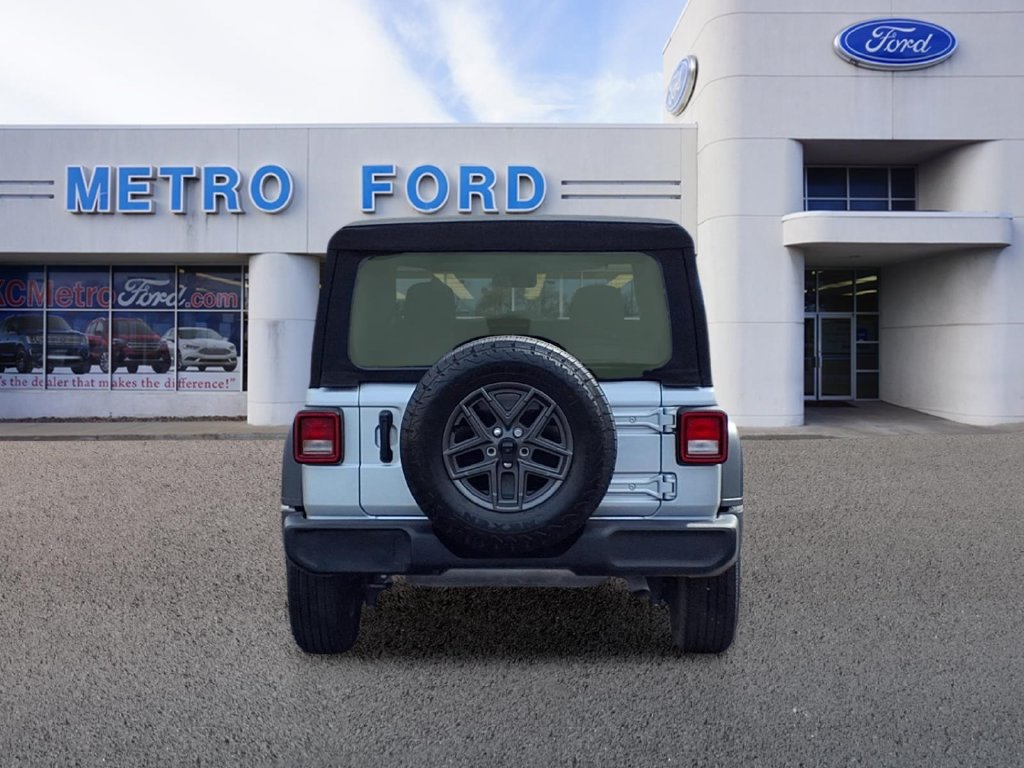 Used 2024 Jeep Wrangler Sport AWD/4WD image 4